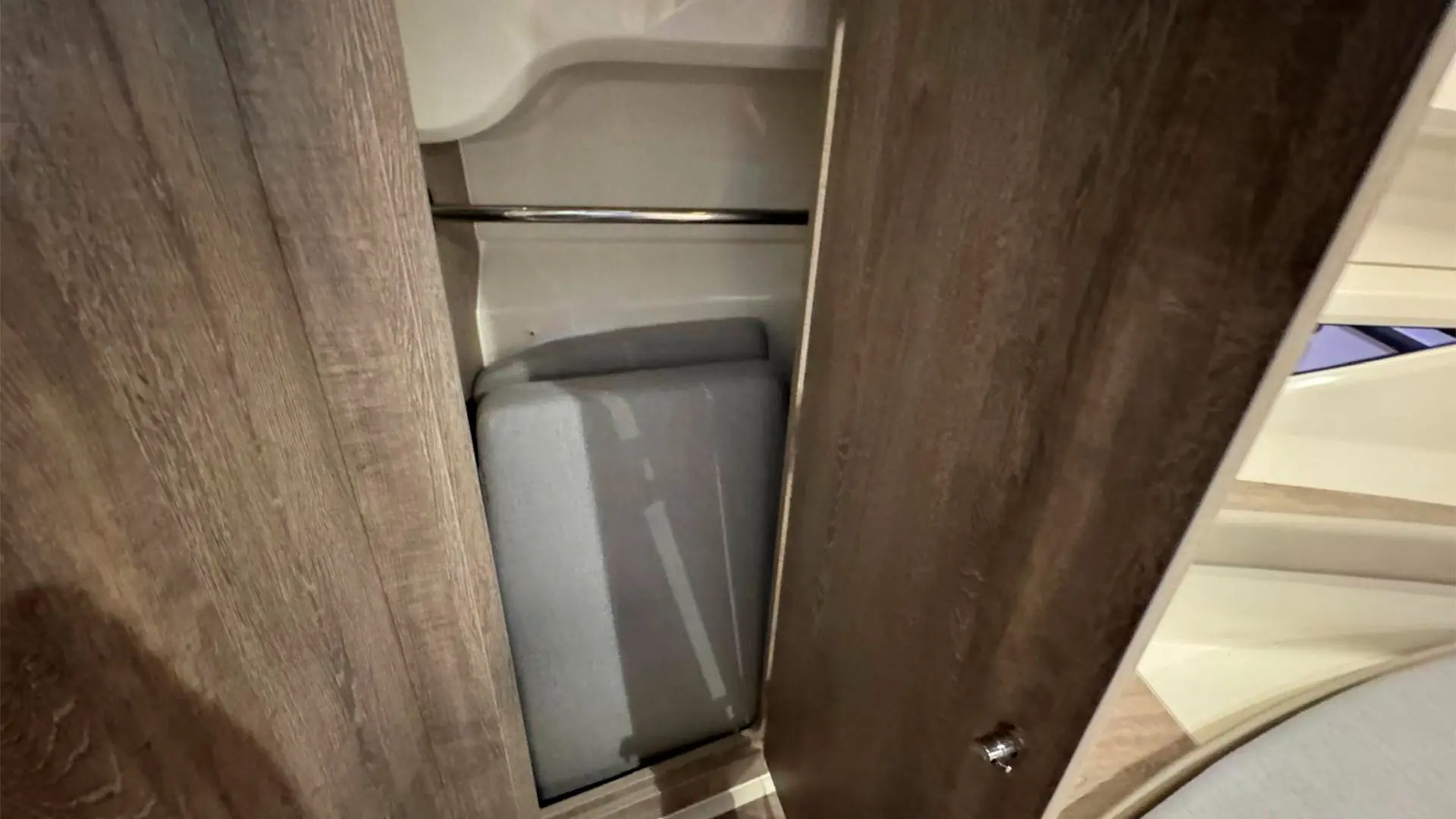 Barco-nuevo-entrega-inmediata-Quicksilver-Activ-755-Sundeck-ap-armario