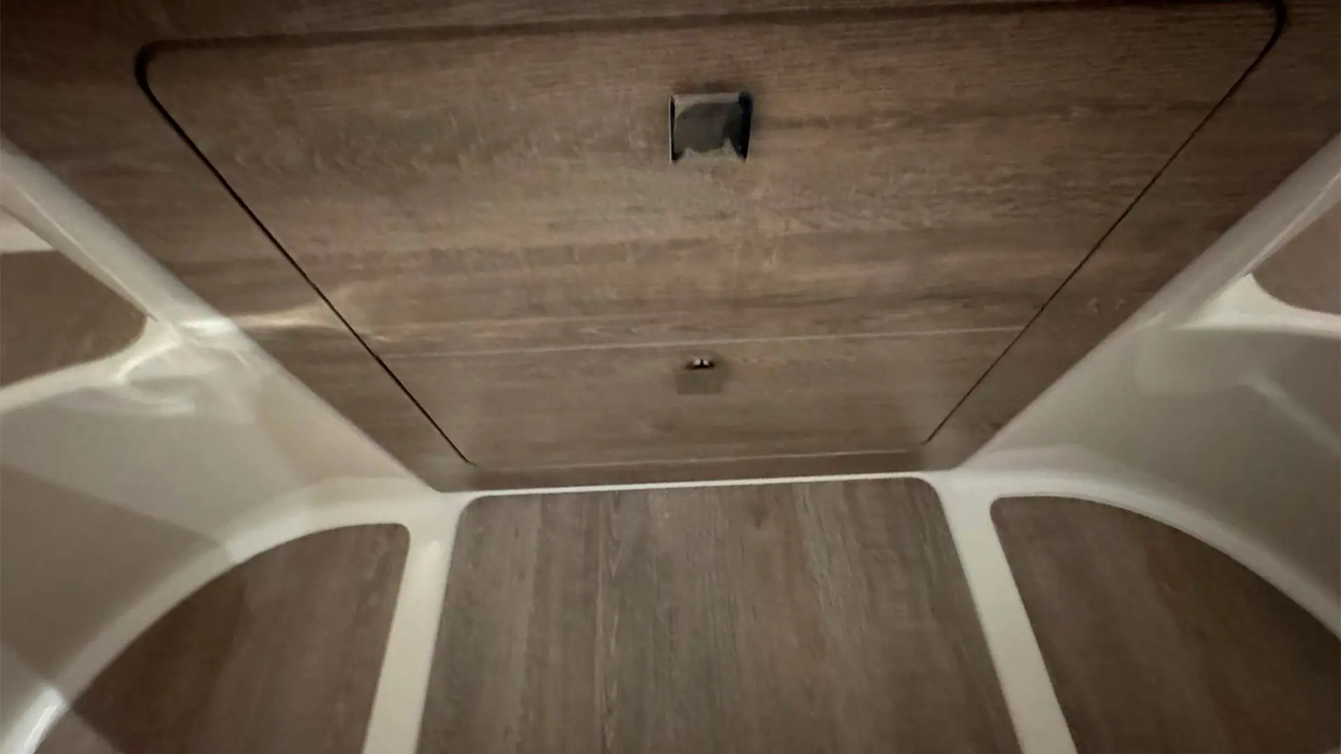 Barco-nuevo-entrega-inmediata-Quicksilver-Activ-755-Sundeck-ap-detalle