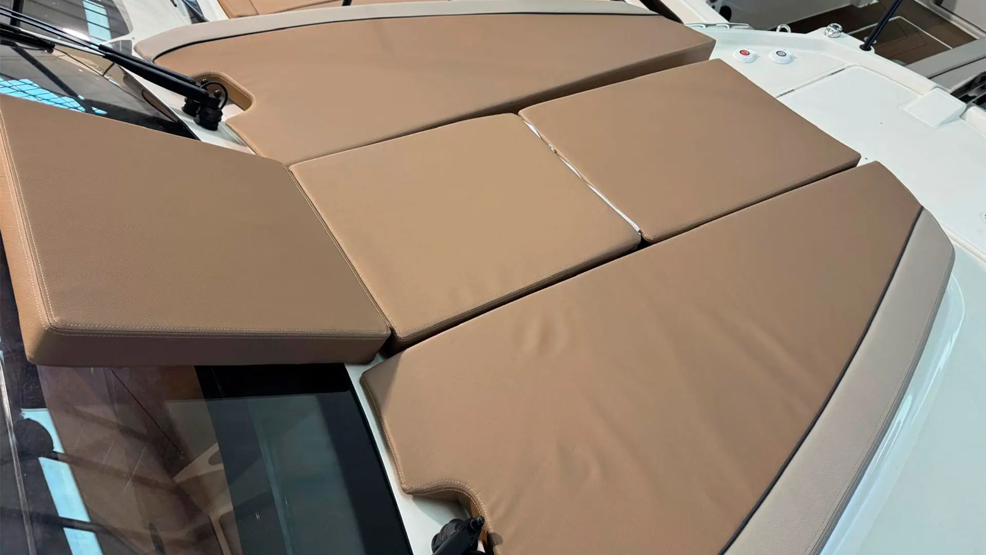 Barco-nuevo-entrega-inmediata-Quicksilver-Activ-755-Sundeck-ap-solarium