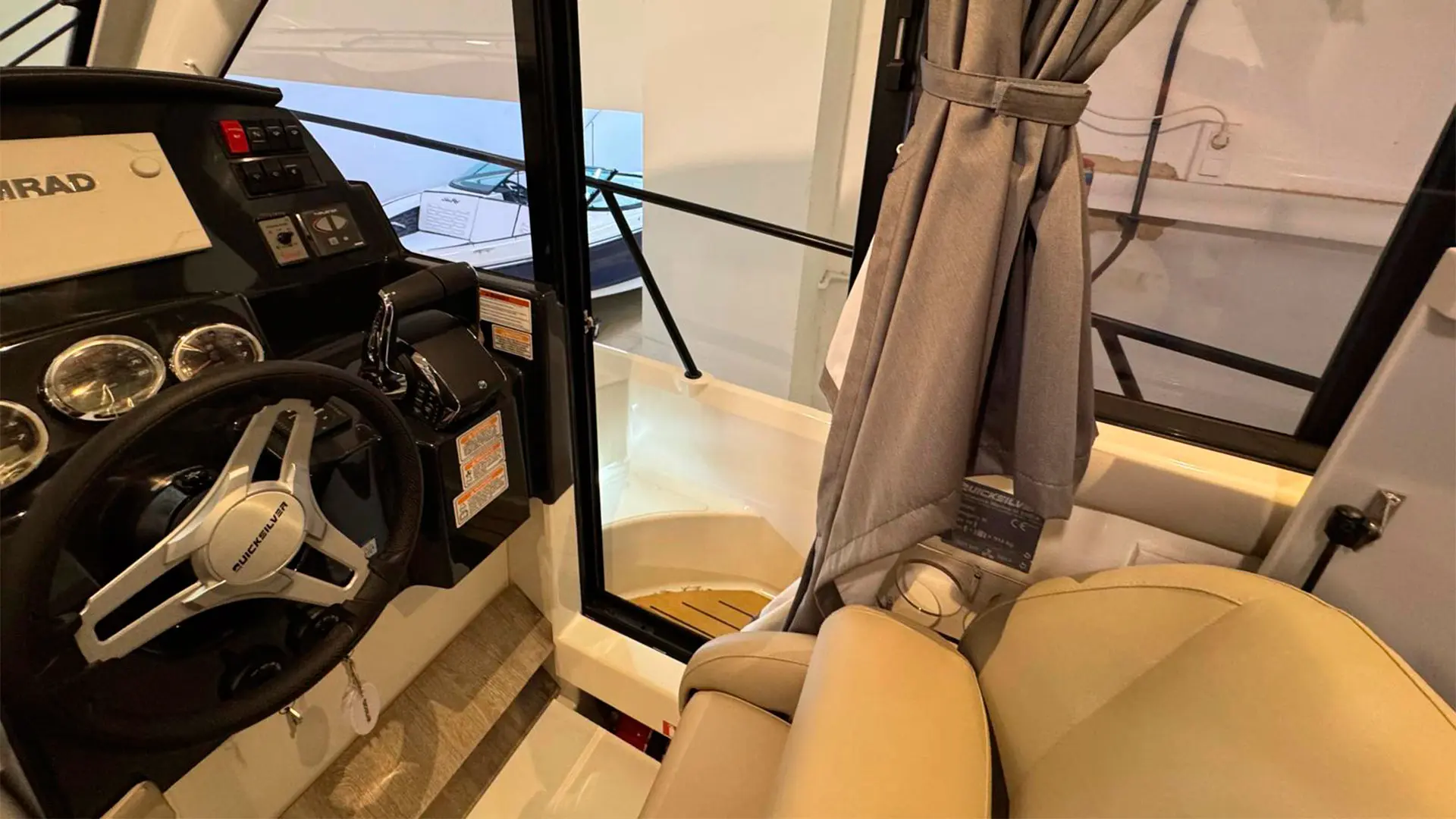 Barco-nuevo-entrega-inmediata-Quicksilver-Activ-755-Sundeck-ap-zona-patron