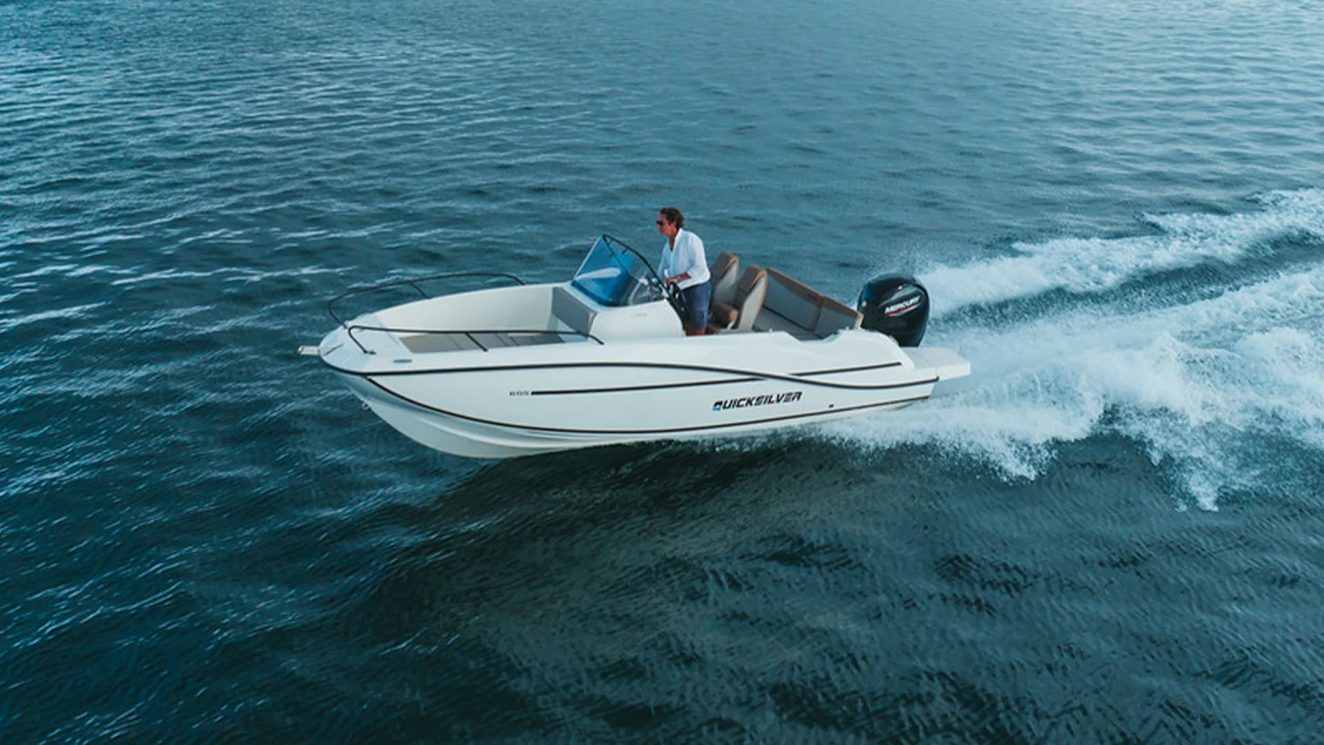 Quicksilver-costa-brava-activ-605-open-a-toda-velocidad