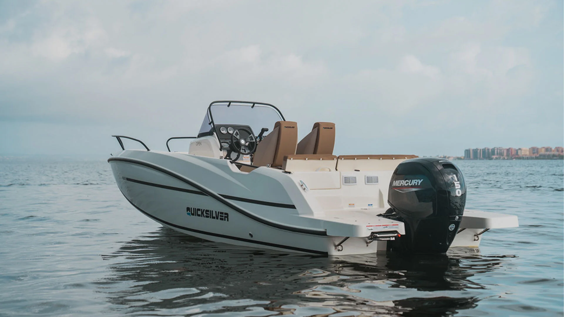 Quicksilver-costa-brava-activ-605-open-fondeada