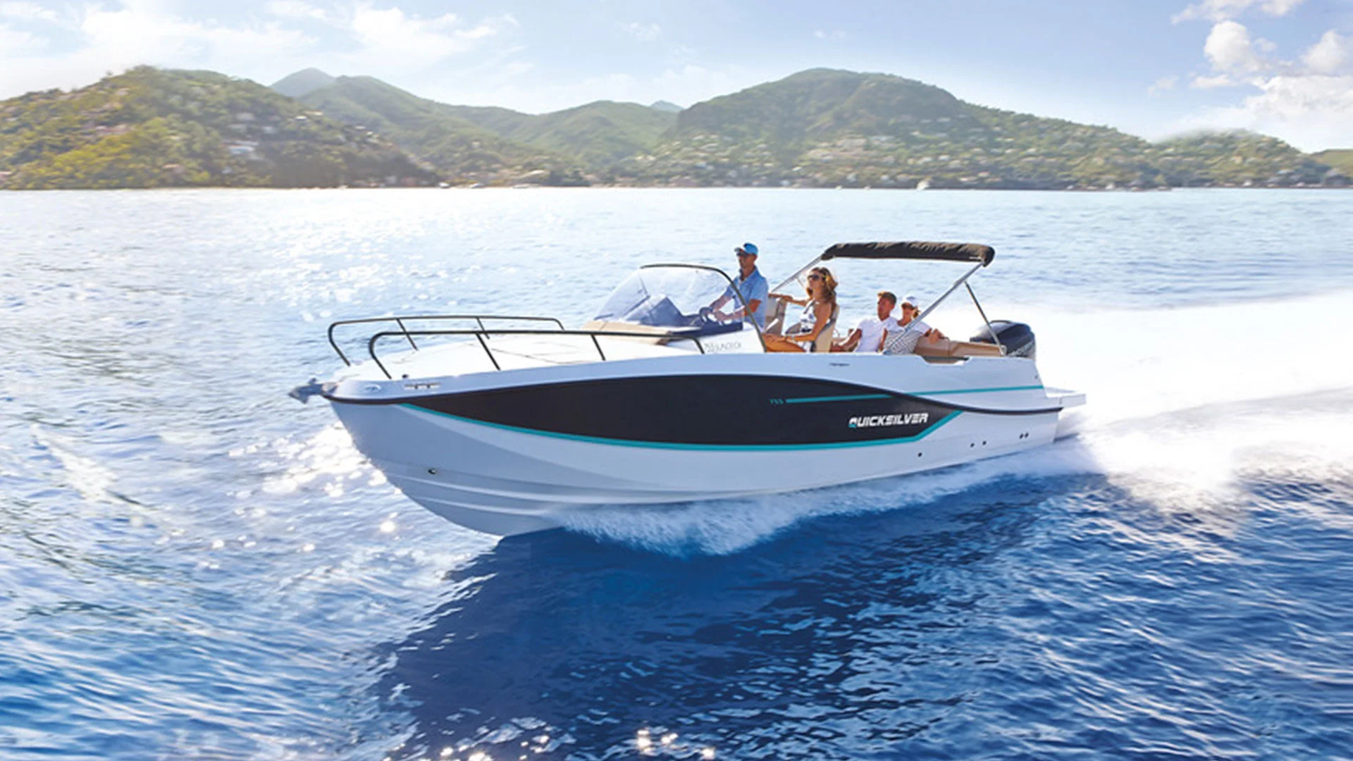 Quicksilver Activ 755 Sundeck