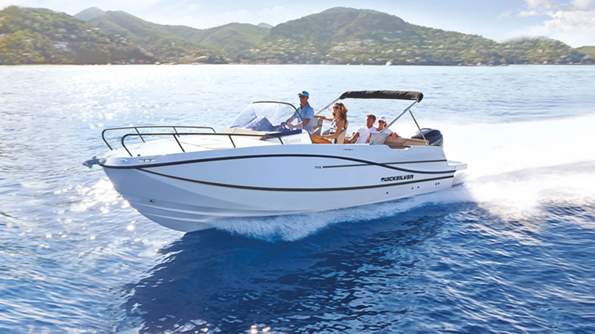 Quicksilver Activ 755 Sundeck
