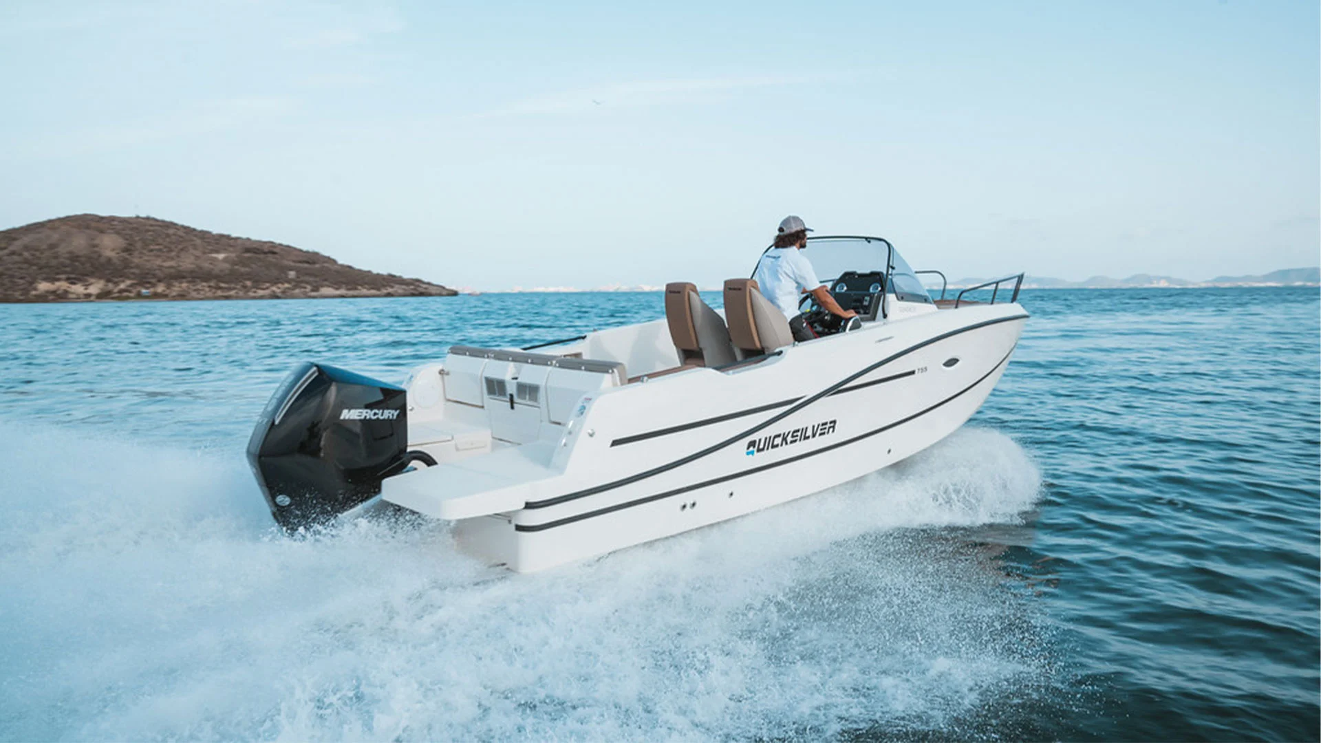 Quicksilver-costa-brava-activ-755-sundeck-en-travesia