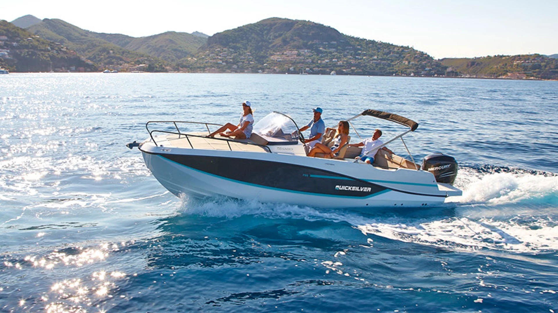 Quicksilver-costa-brava-activ-755-sundeck-vista-lateral-azul