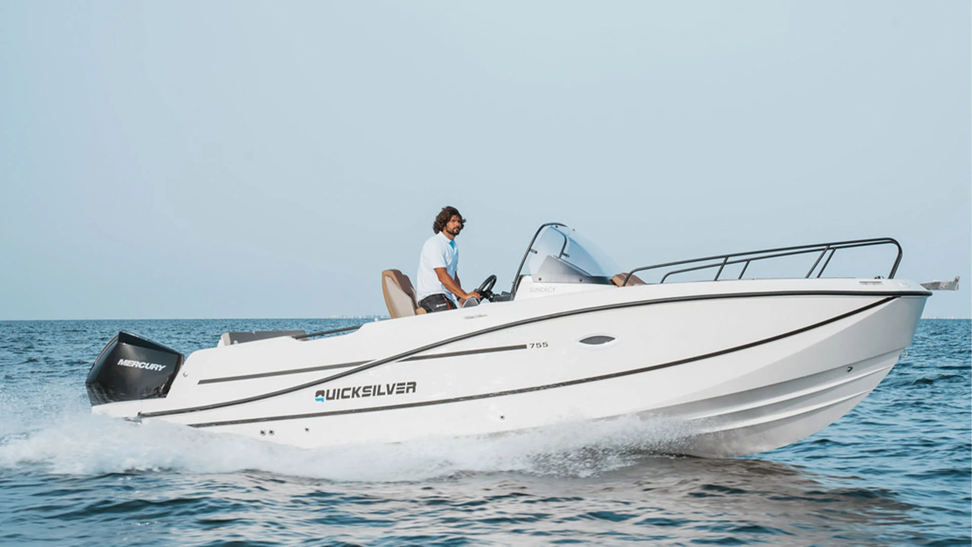 Quicksilver-costa-brava-activ-755-sundeck-vista-lateral