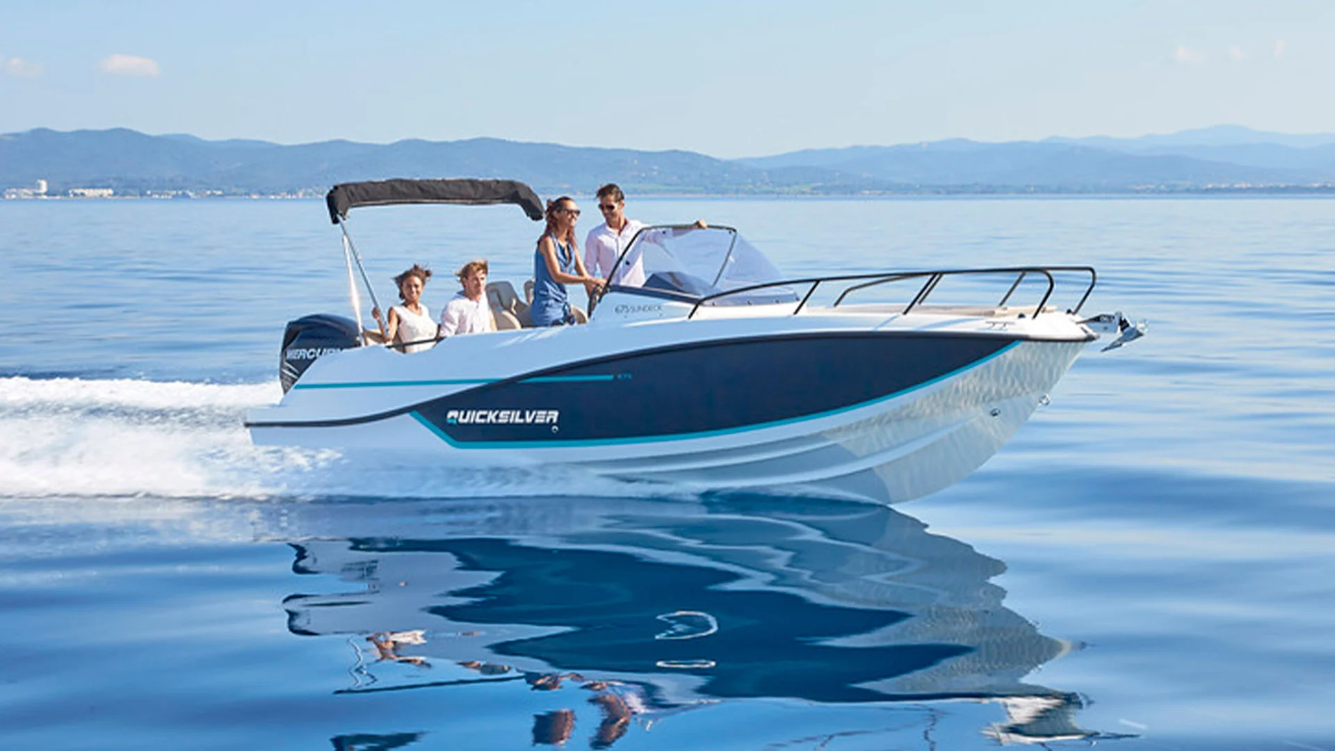 Quicksilver Activ 675 Sundeck