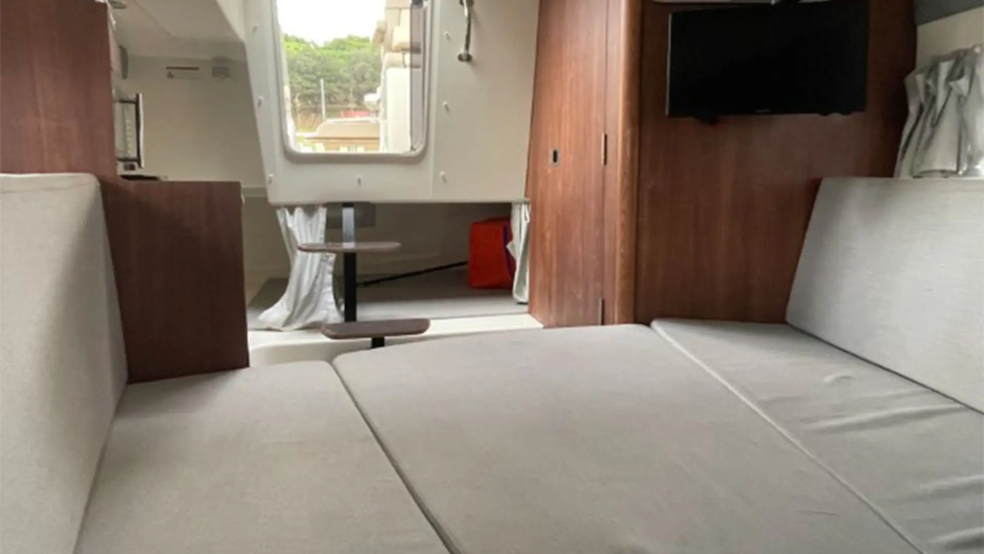 barco-de-segunda-mano-quicksilver-activ-875-sundeck-detalle