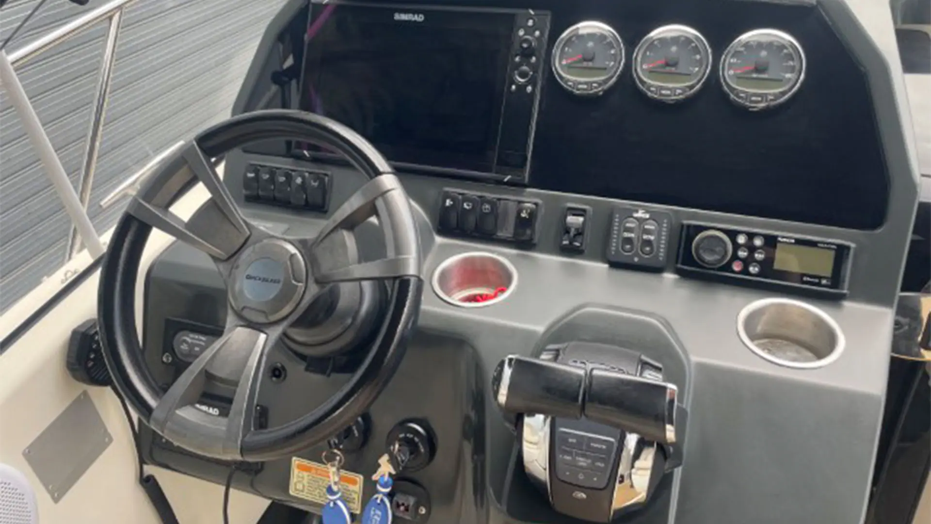 barco-de-segunda-mano-quicksilver-activ-875-sundeck-volante