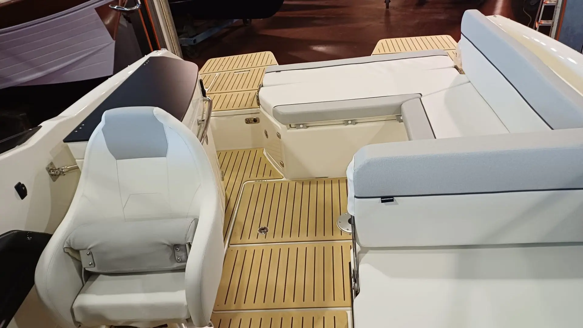 barco-nuevo-en-stock-quicksilver-activ-755-cruiser-2026-asiento-patron