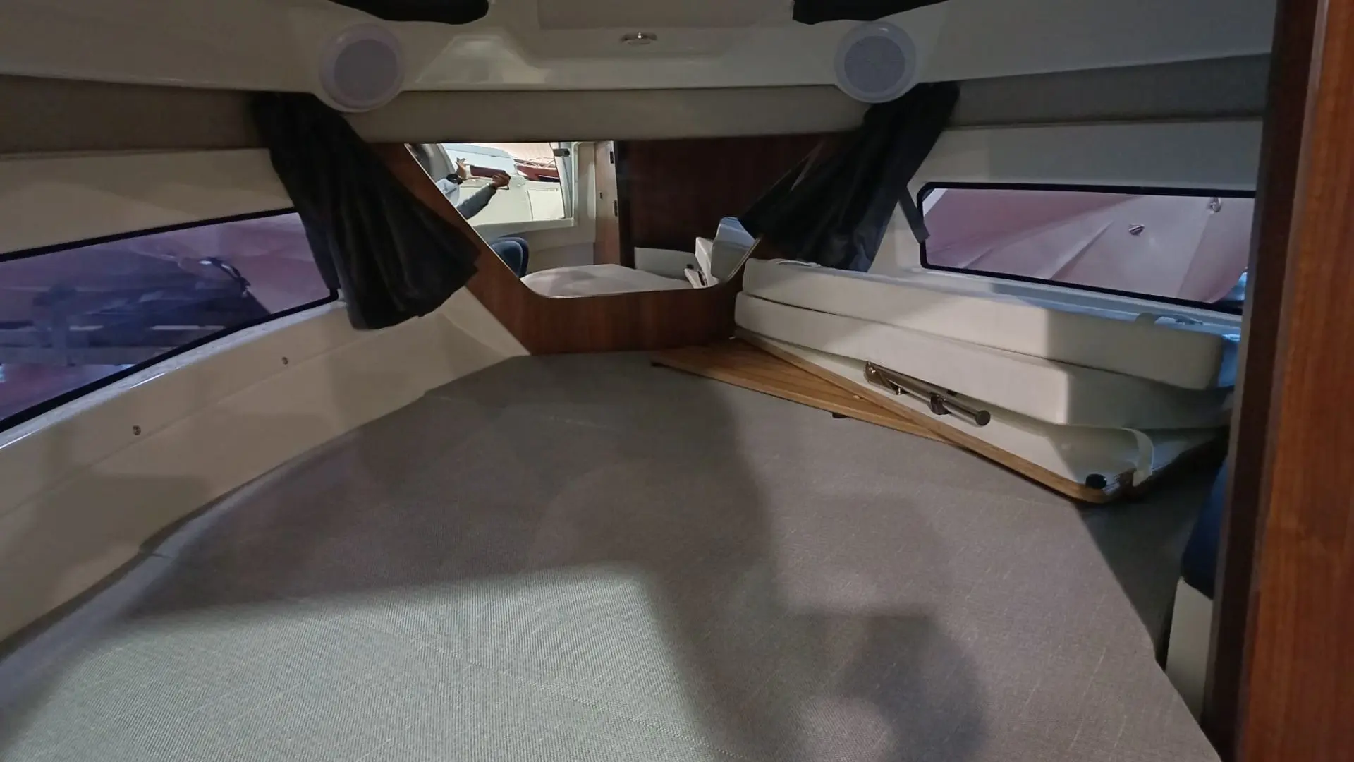 barco-nuevo-en-stock-quicksilver-activ-755-cruiser-2026-cama