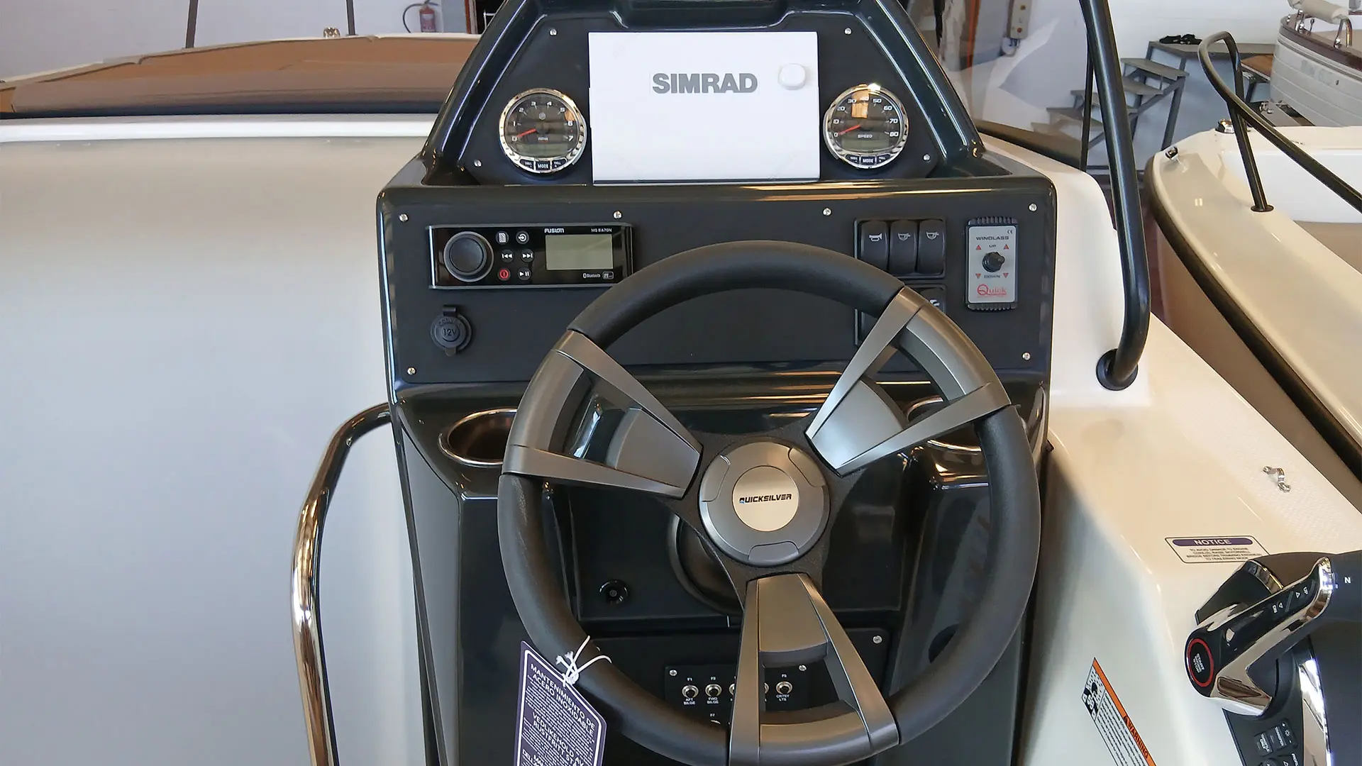 barco-nuevo-en-stock-quicksilver-activ-755-sundeck-consola