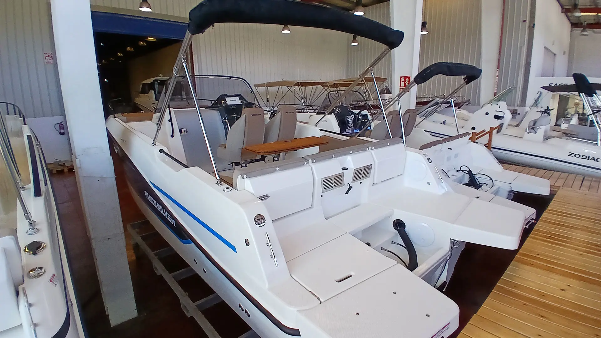 barco-nuevo-en-stock-quicksilver-activ-755-sundeck-imagen-principal