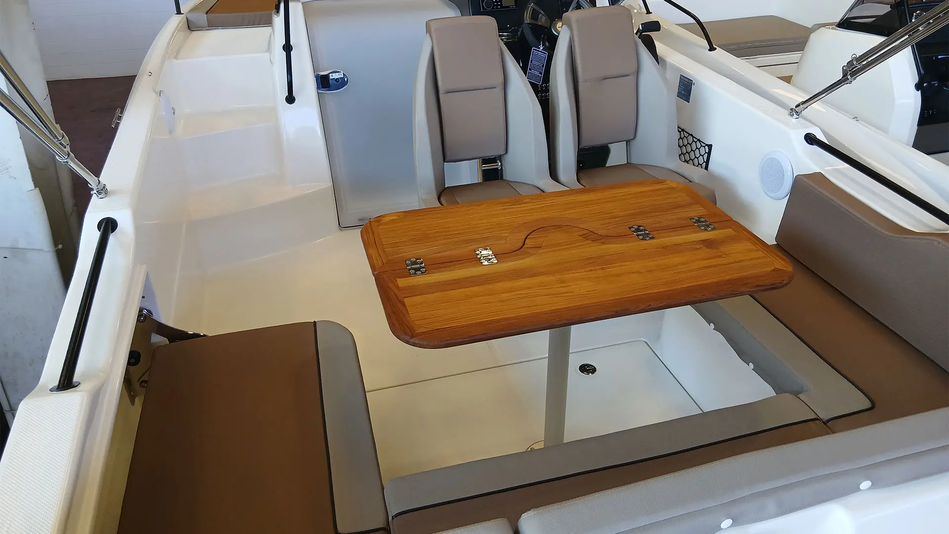 barco-nuevo-en-stock-quicksilver-activ-755-sundeck-mesa-picnic