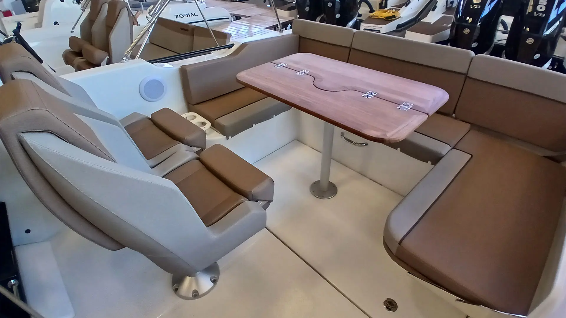 barco-nuevo-en-stock-quicksilver-activ-755-sundeck-zona-picnic