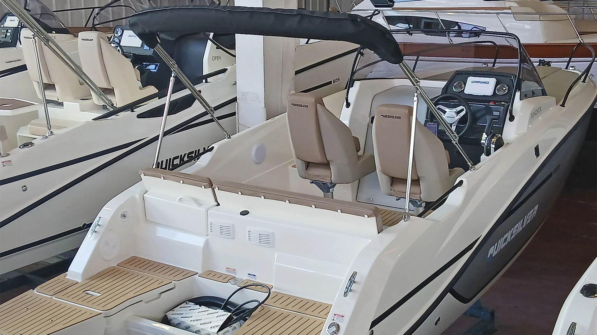 barco-nuevo-entrega-inmadiata-quicksilver-activ-605-sundeck-en-tienda