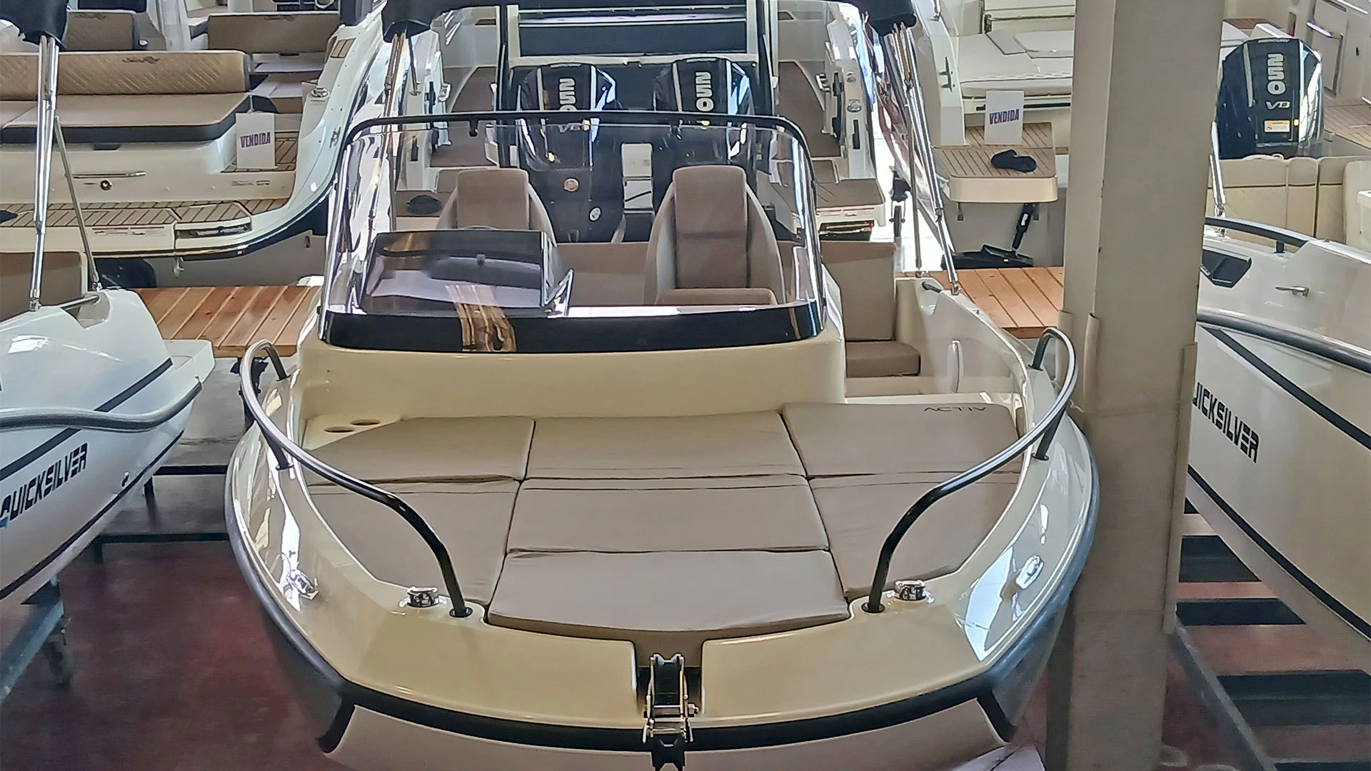 barco-nuevo-entrega-inmadiata-quicksilver-activ-605-sundeck-vista-proa