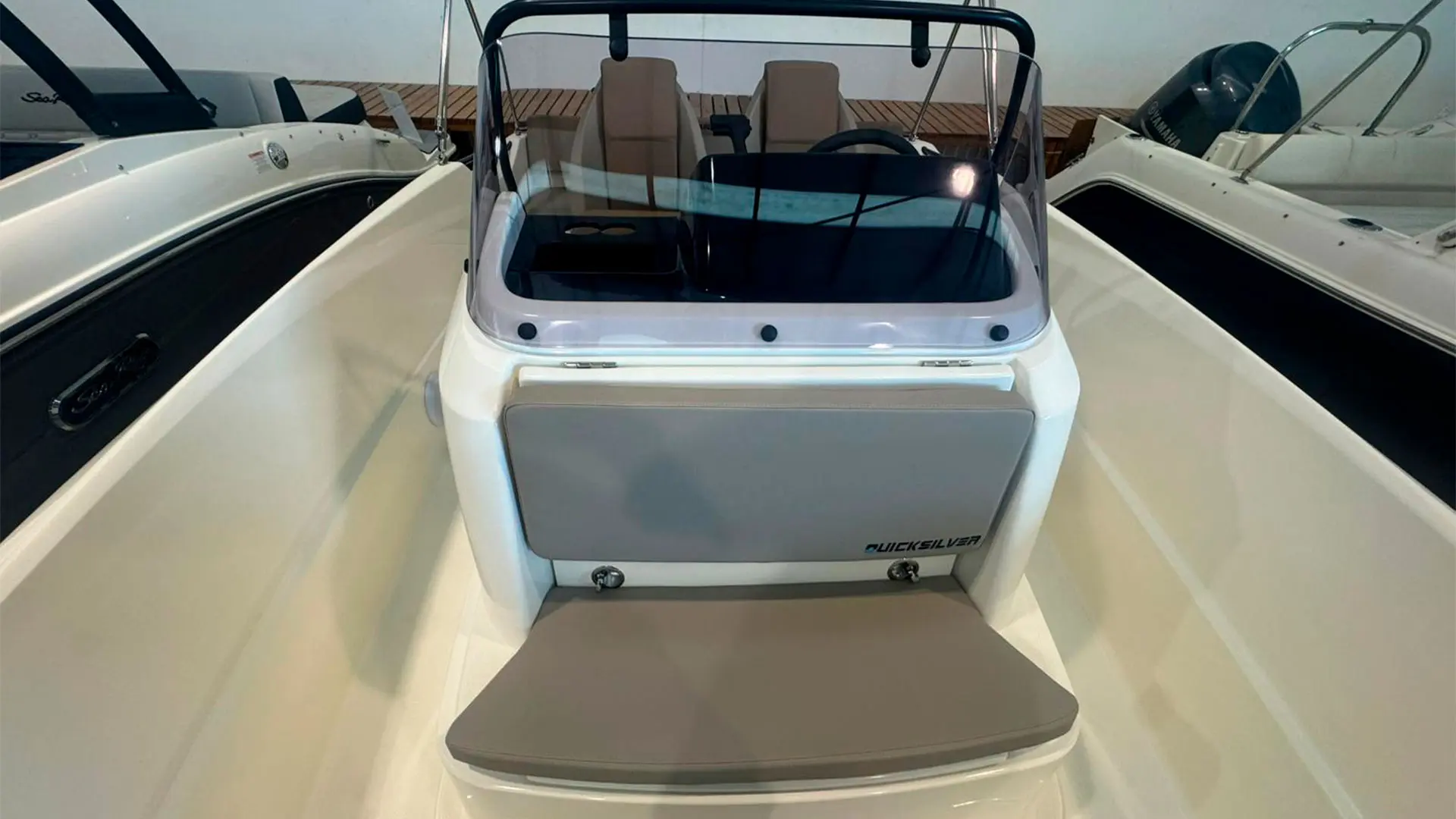 barco-nuevo-entrega-inmediata-quicksilver-activ-555-open-ap-asiento-consola