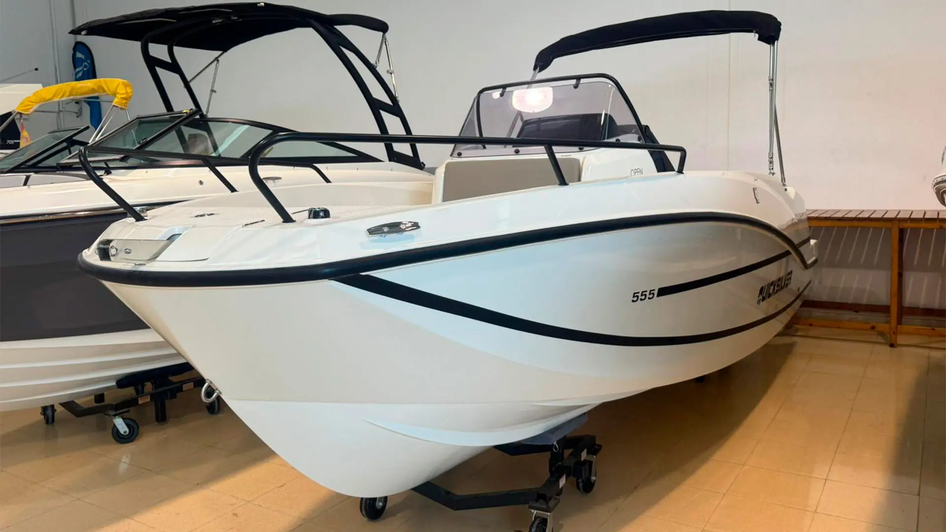 Quicksilver Activ 555 Open