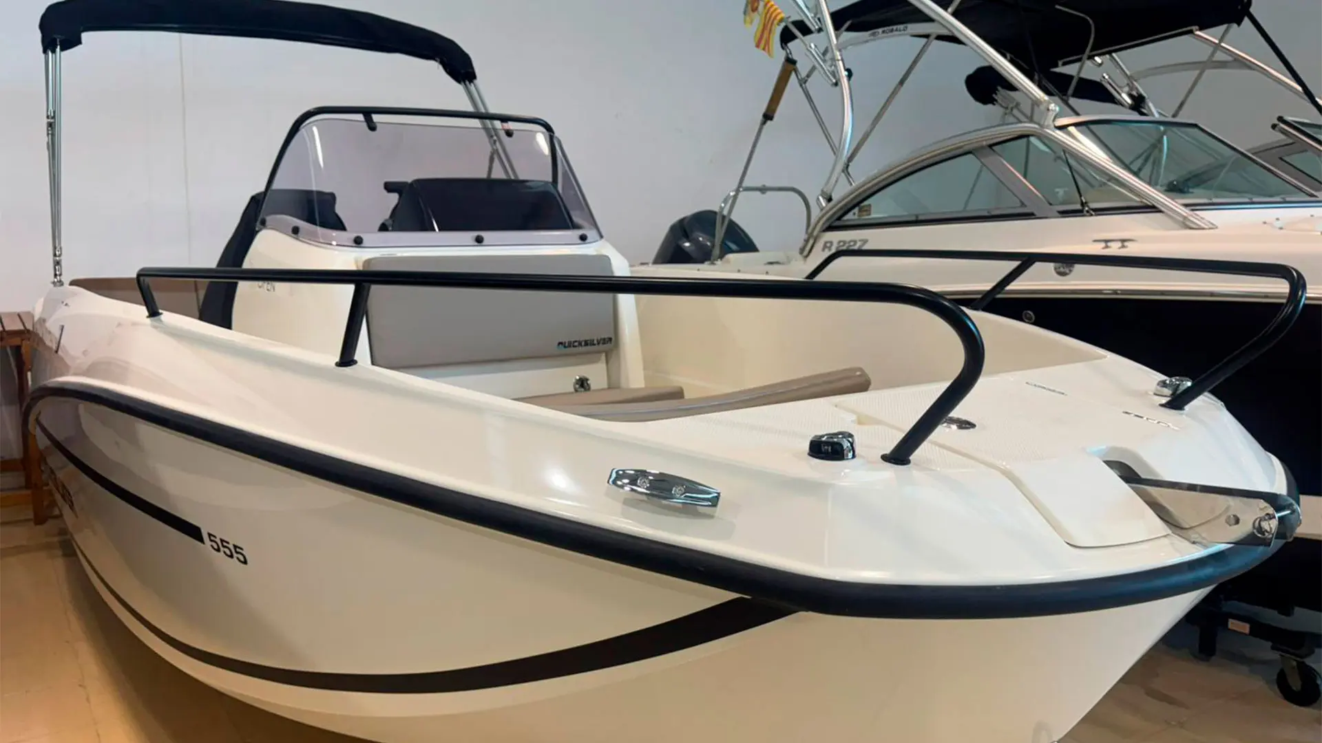 barco-nuevo-entrega-inmediata-quicksilver-activ-555-open-ap-primer-plano