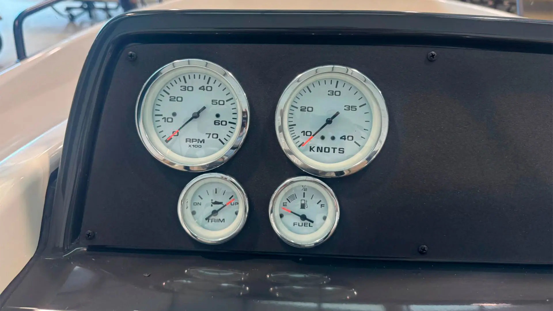 barco-nuevo-entrega-inmediata-quicksilver-activ-555-open-ap-tablero