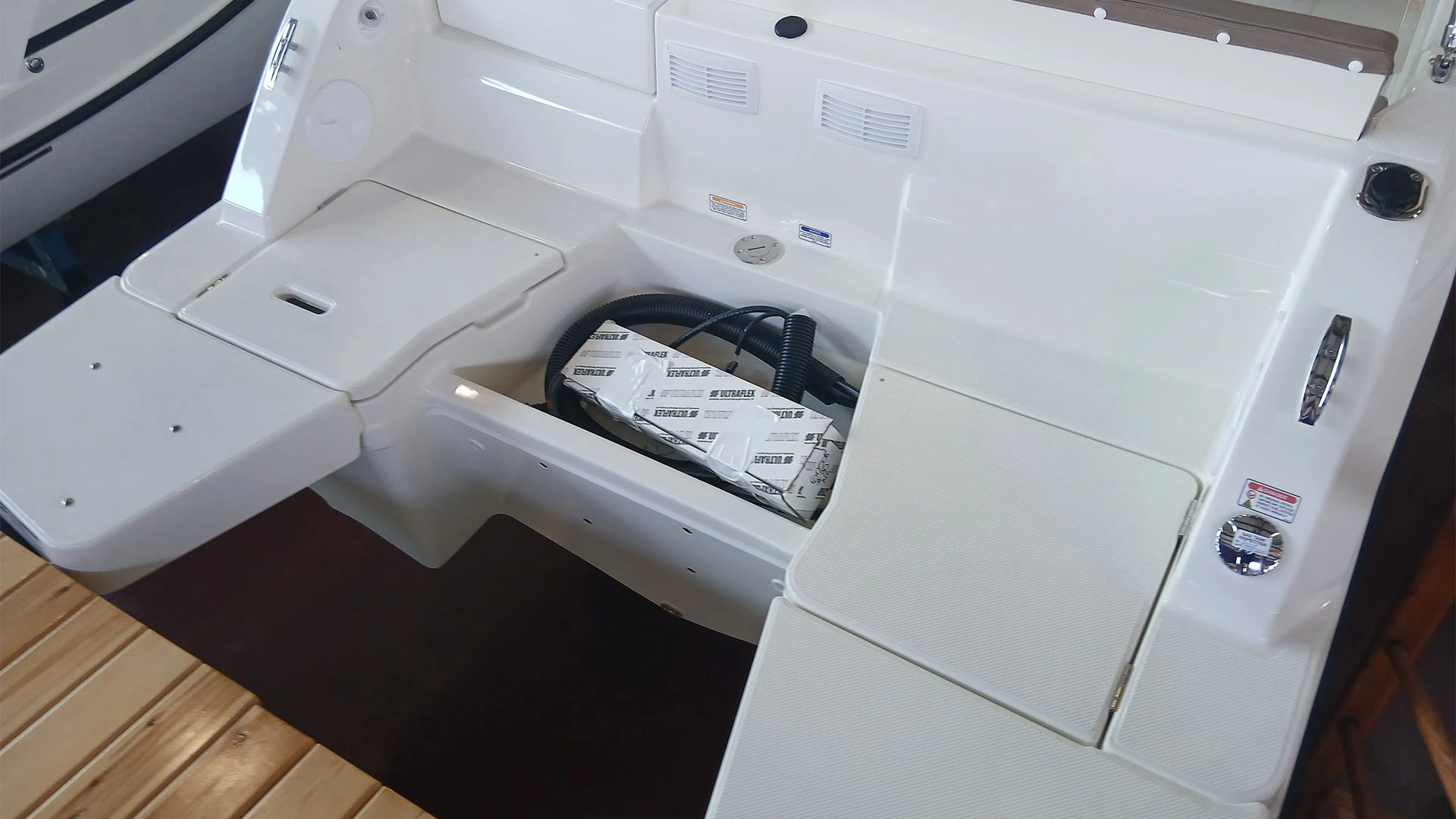 barco-nuevo-entrega-inmediata-quicksilver-activ-605-open-zona-motor