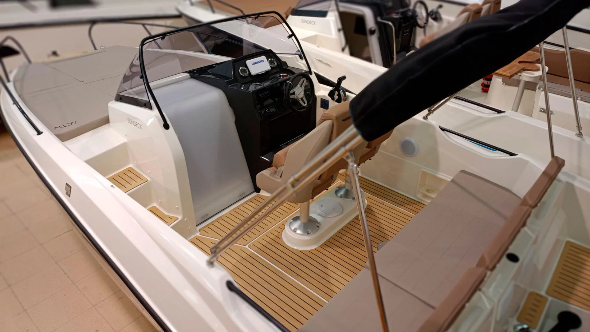 barco-nuevo-entrega-inmediata-quicksilver-activ-675-sundeck-desde-popa