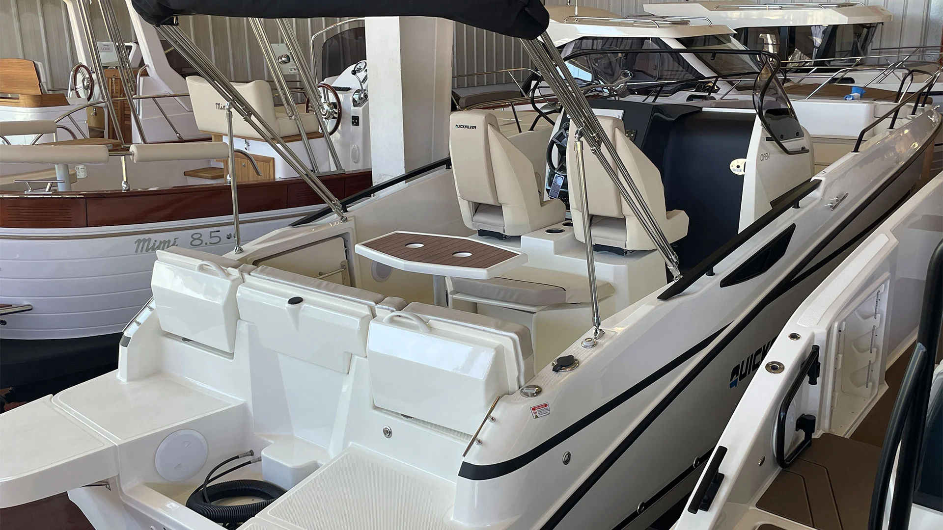 Quicksilver Activ 805 Open