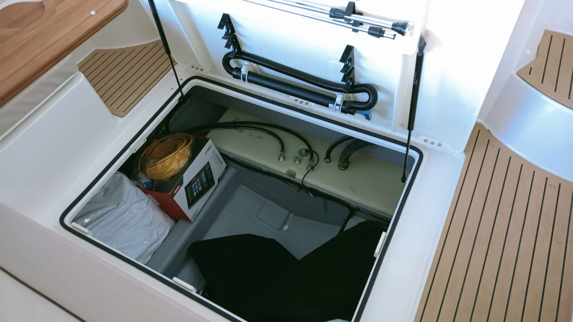 barcos-nuevos-entrega-inmediata-quicksilver-activ-875-sundeck-cofre