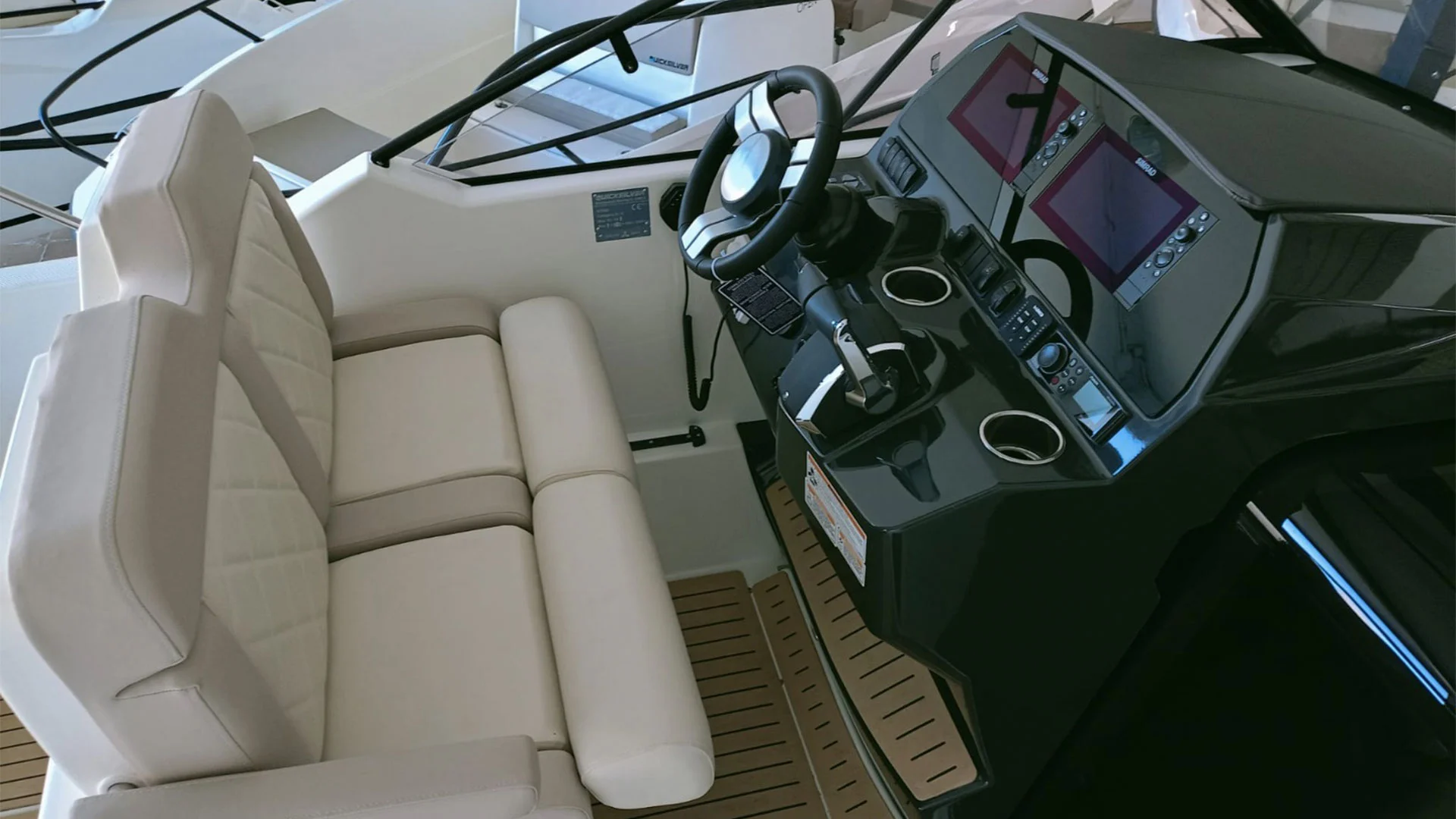 barcos-nuevos-entrega-inmediata-quicksilver-activ-875-sundeck-consola