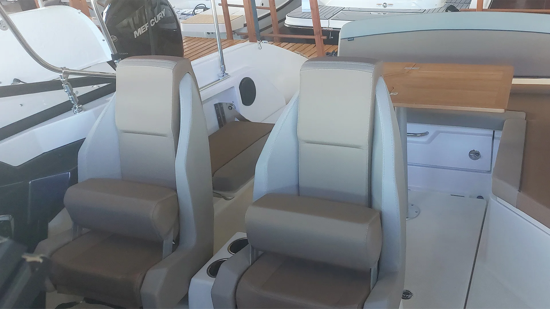 quicksilver-activ-675-bowrider-bañera-en-stock