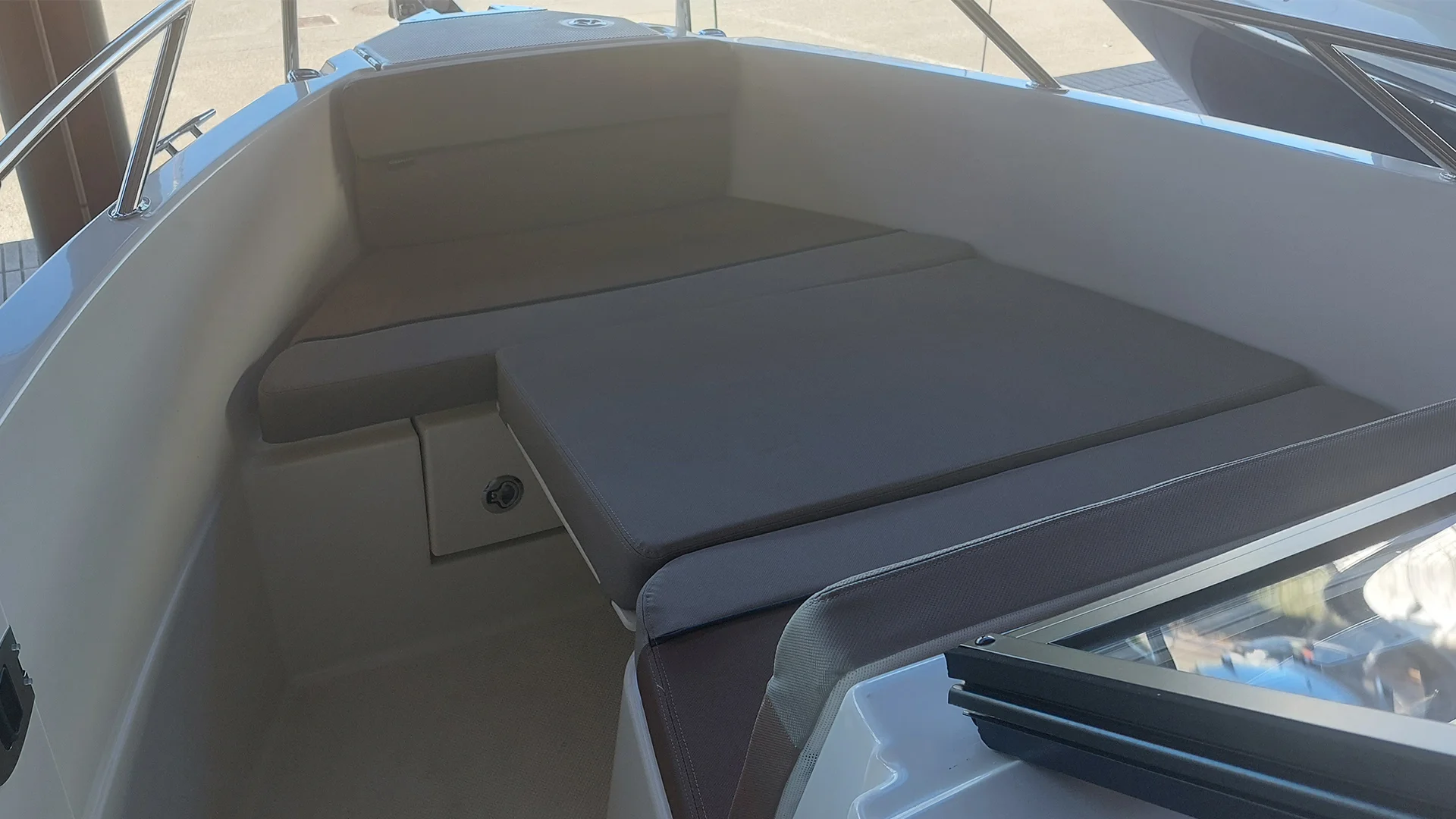 quicksilver-activ-675-bowrider-solarium-en-stock