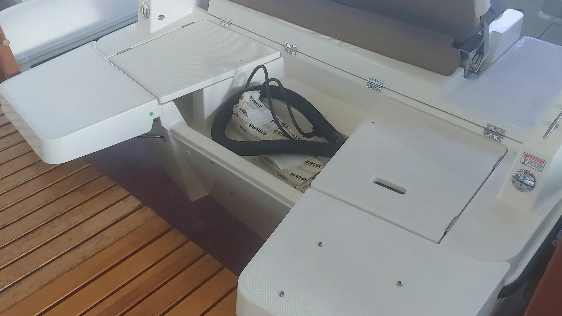 quicksilver-activ-675-bowrider-vista-plataforma-de-baño-en-stock