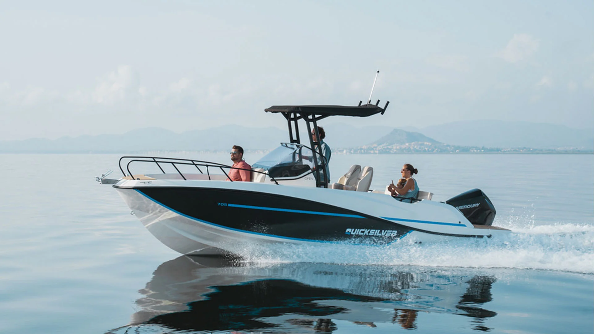 Quicksilver Activ 705 Open